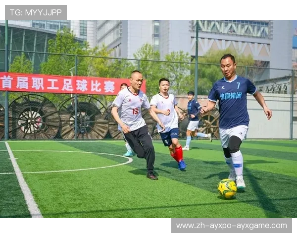 足球比赛中的场上指挥与决策执行